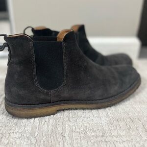Vince Sawyer Suede Chelsea Boots